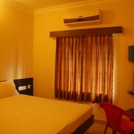Hotel Namaskar Кумбаконам Екстер'єр фото